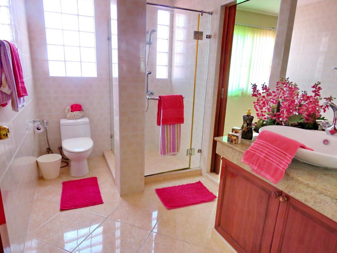 פאטאיה Butterfly Garden Boutique Residences Large Luxury Apts And Villas A Lifetsyle Destination By Neang, Everything You Need All Right Here 1-3 Bedrooms 110 To 190 Sq Mtrs, 2 Full Bathrooms, Rain Shower, Spa Bath, Bbq, Free Wifi, Staff 24-7, Close To Beac מראה חיצוני תמונה